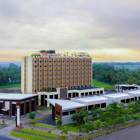 Swiss-Belhotel Airport Yogyakarta Temon Exterior photo