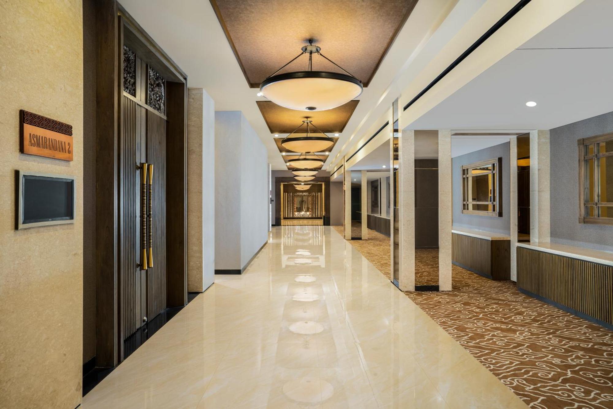 Swiss-Belhotel Airport Yogyakarta Temon Exterior photo