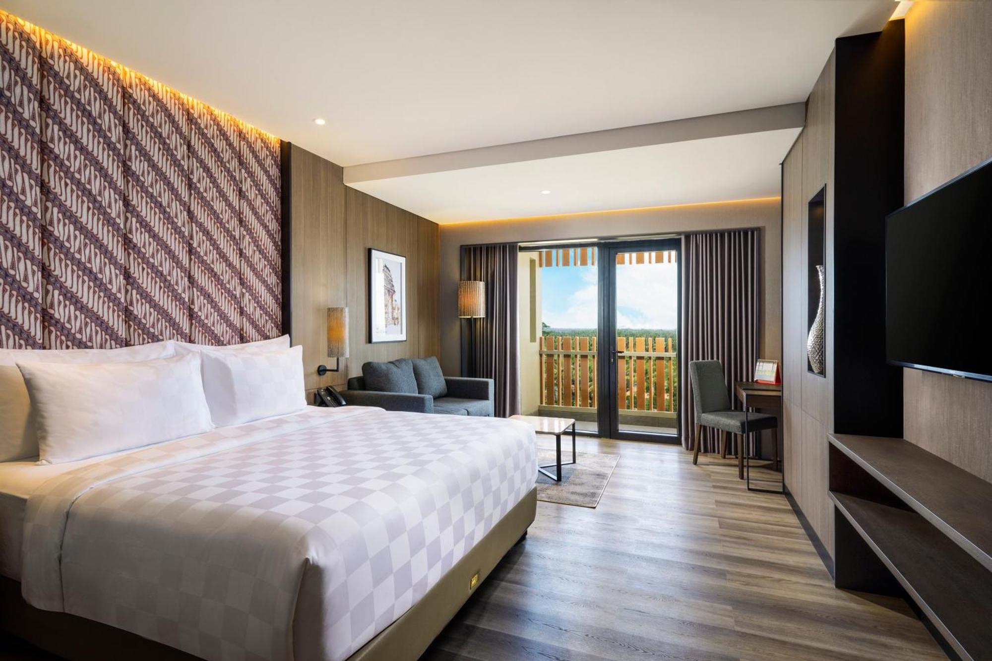 Swiss-Belhotel Airport Yogyakarta Temon Exterior photo