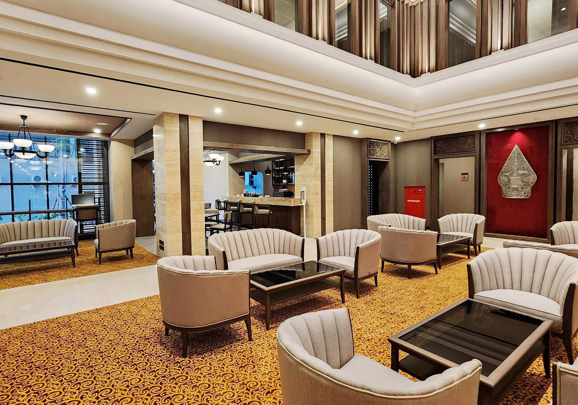 Swiss-Belhotel Airport Yogyakarta Temon Exterior photo